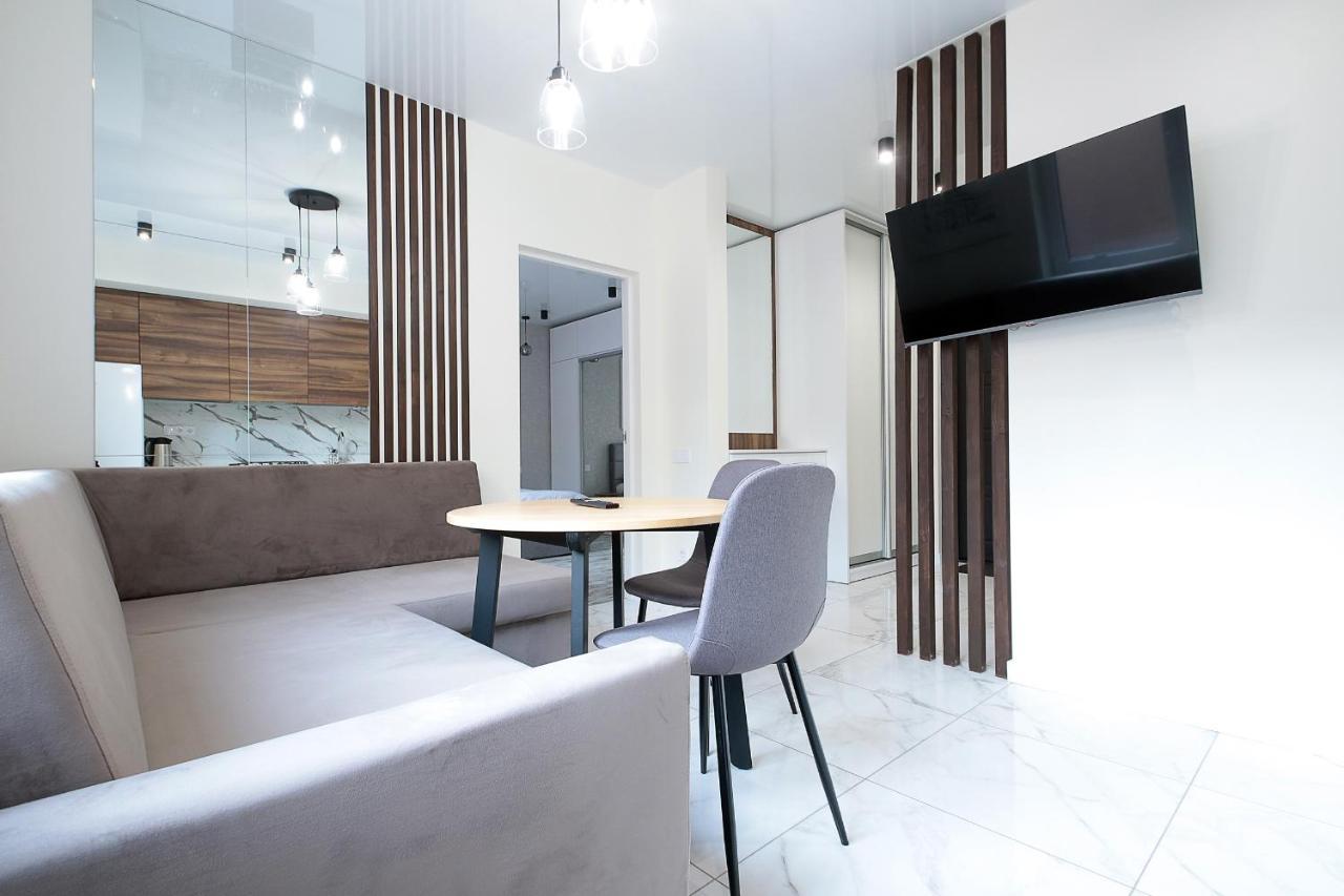Апартаменты Luxury Nest Lviv Center Экстерьер фото