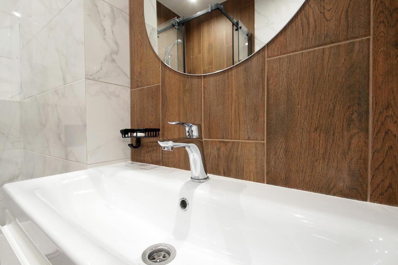 Апартаменты Luxury Nest Lviv Center Экстерьер фото